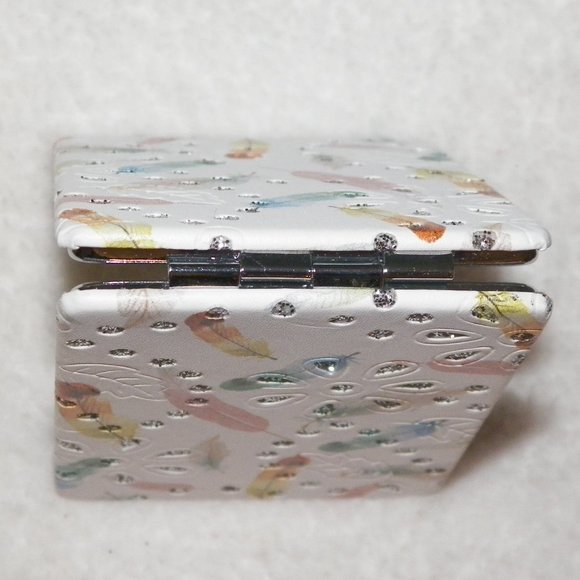 NEW Compact Mirror Embellished Feather Design - Picture 4 of 6